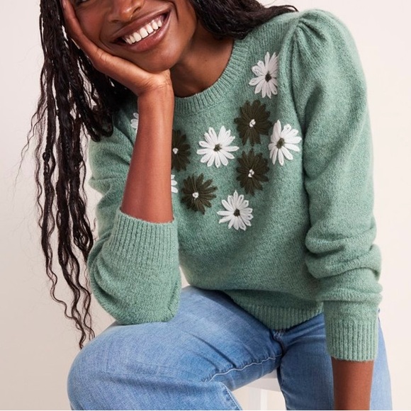 Francesca's Collections Sweaters - 🩷 144 medium euc floral sweater Francesca’s green embroidered